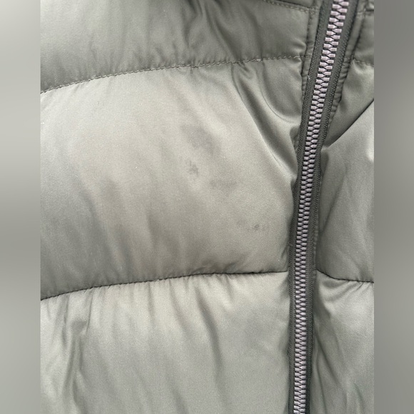 Lululemon khaki weightless wonder down vest, size 8 - Picture 9 of 11